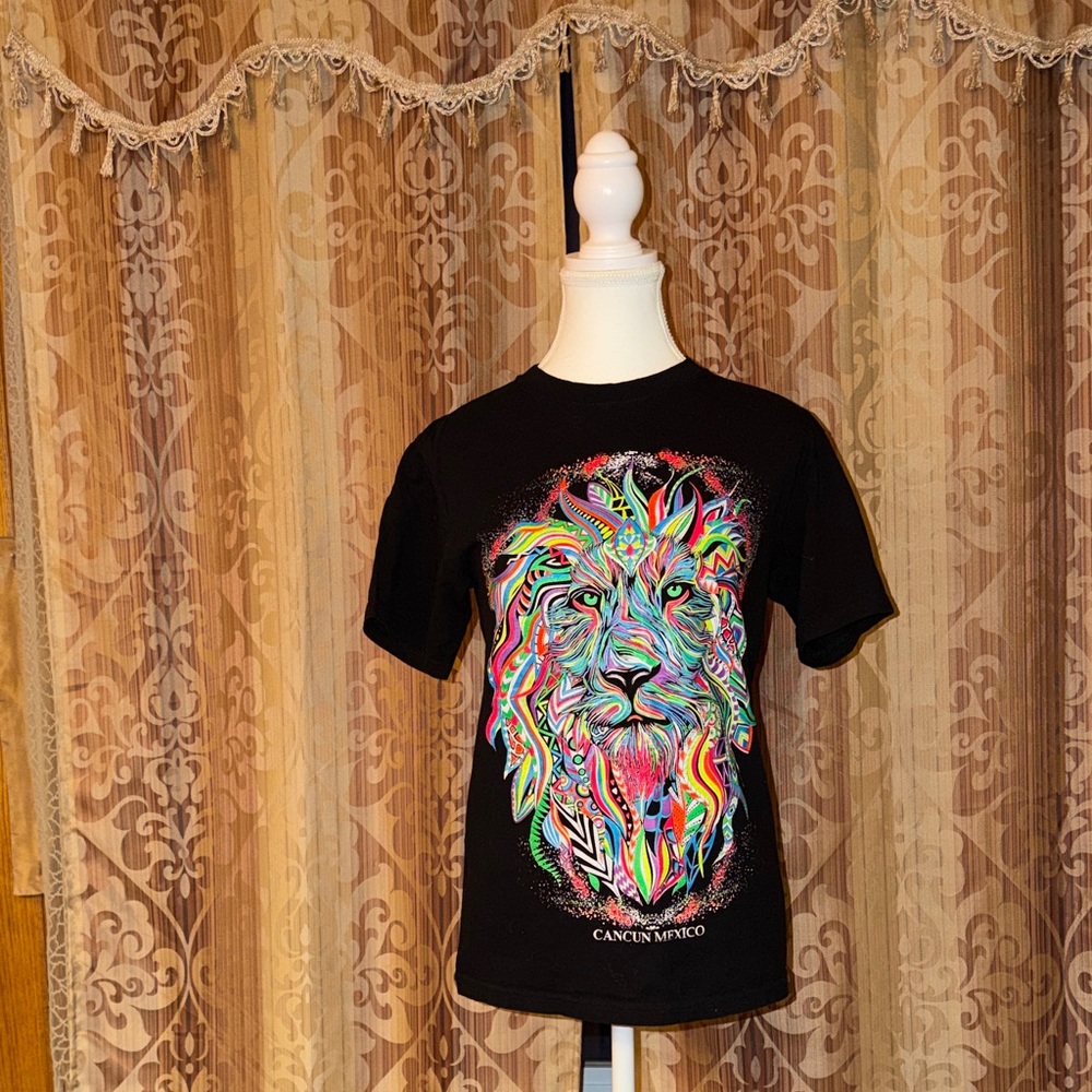 Black Women’s T-Shirt with Colorful Lion Design